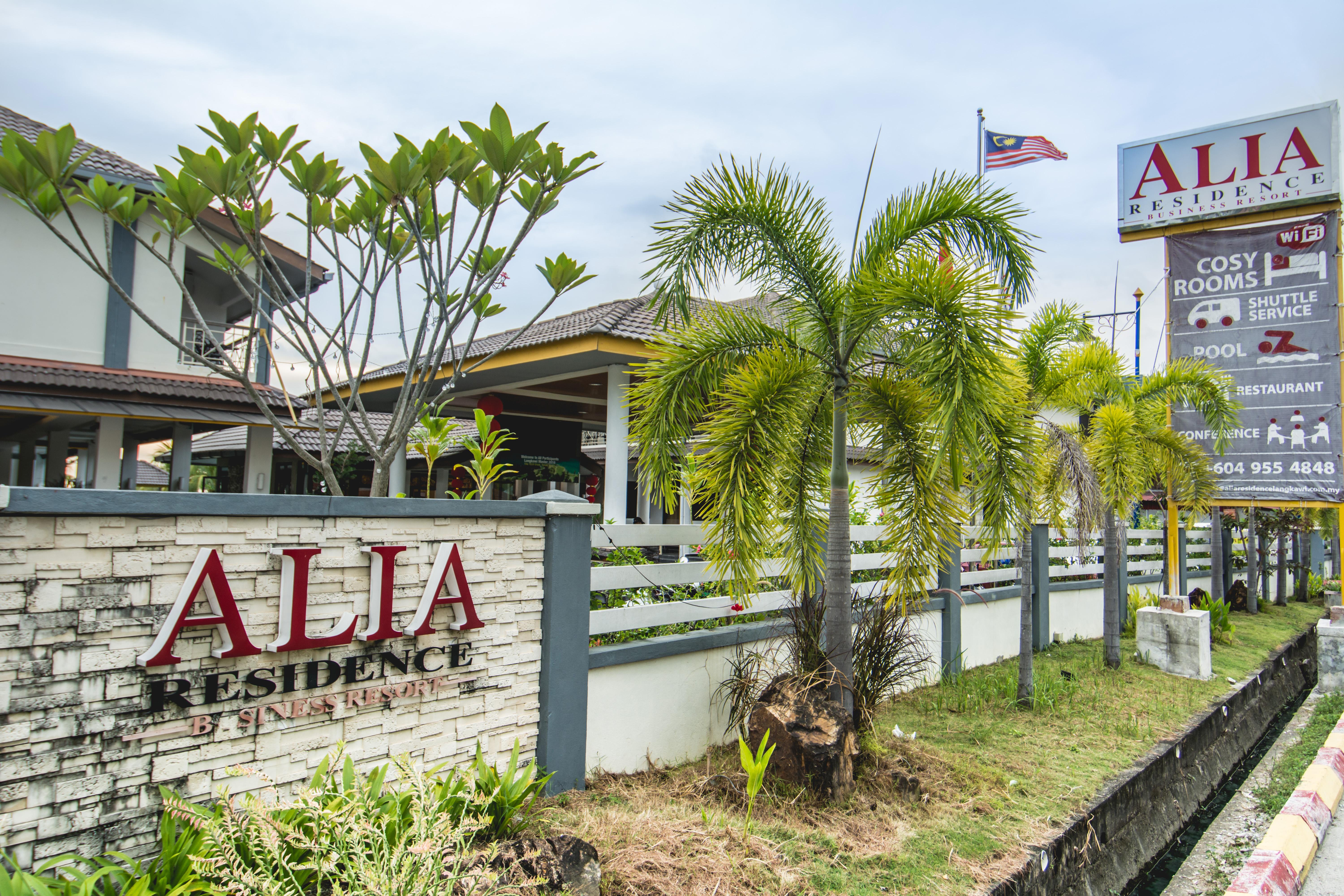 Alia Residence Business Resort Padang Mat Sirat Exterior photo